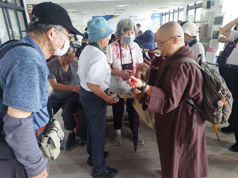 為花蓮災民祈福！靈鷲山號招全球信徒念400萬遍《大悲咒》點燃希望曙光。（圖／靈鷲山提供）