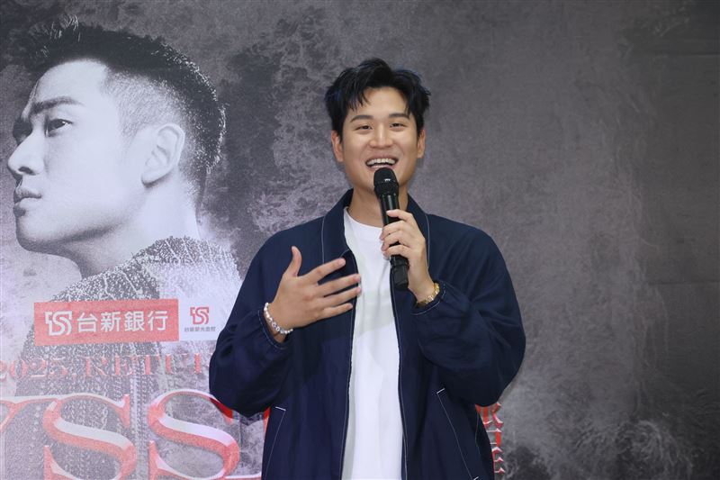周興哲出席慶功記者會，分享演唱會心境。（圖／記者鄭孟晃攝影）