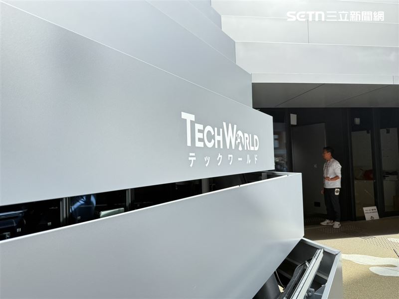 台灣館「TECH WORLD館」隨著世博進入尾聲，每天到訪旅客持續攀升。（圖／記者李育道攝影）