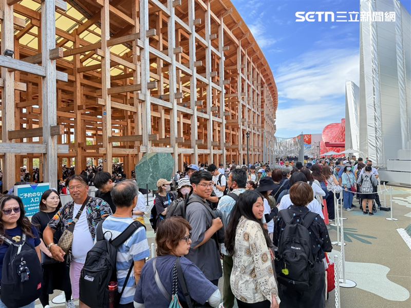 台灣館「TECH WORLD館」人氣直衝前五名，成為許多遊客必排清單。（圖／記者李育道攝影）