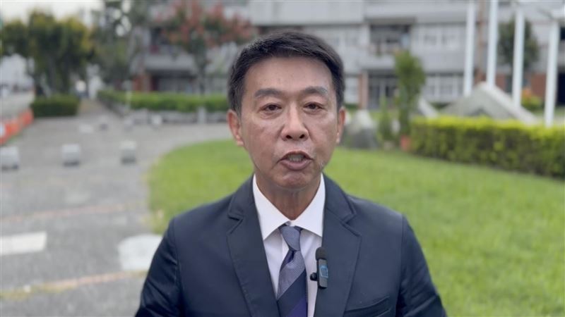 黃國昌遭爆養狗仔仍神隱！許智傑嗆：龜縮