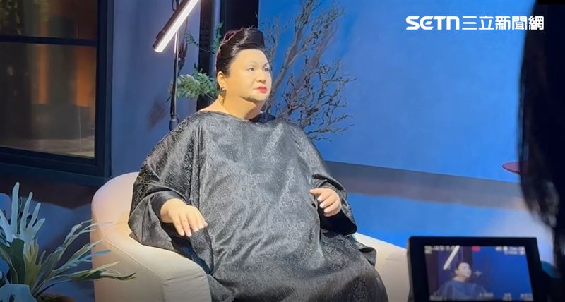 超擬真的日本知名主持人松子DELUXE「松子機器人 」。（圖／記者李育道攝影）