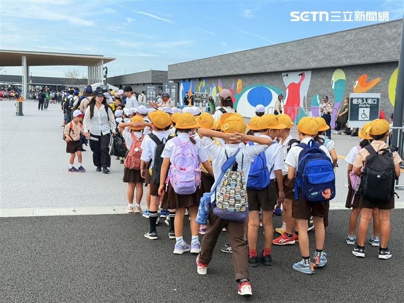 世博也有不少小學生校外教學。（圖／記者李育道攝影）