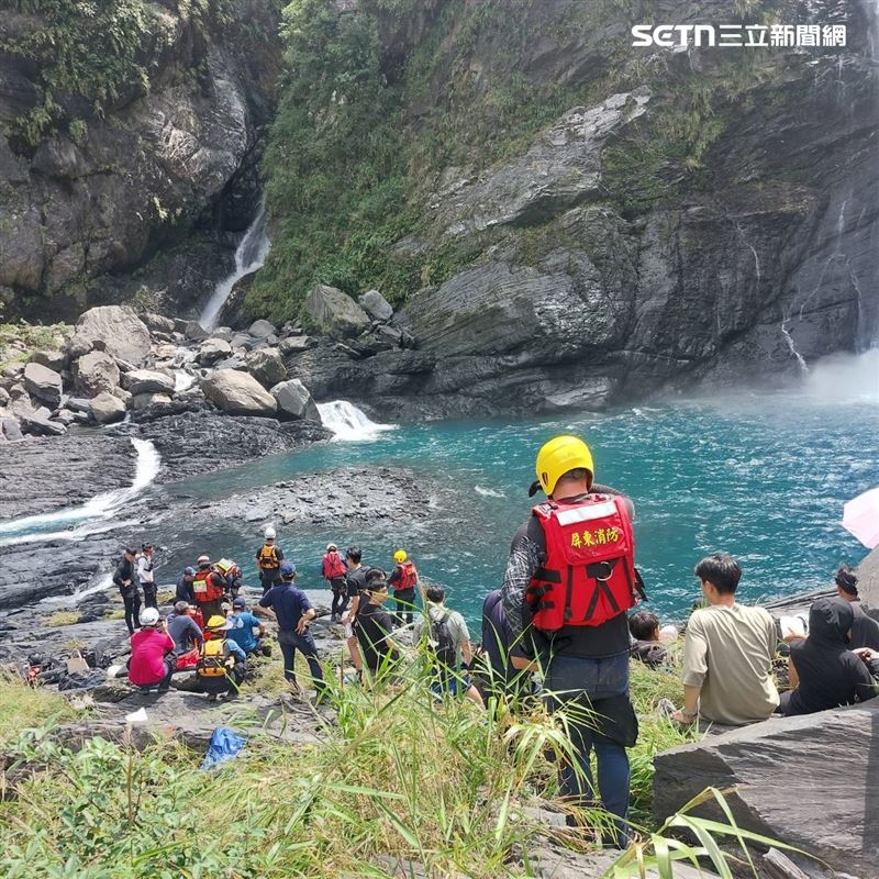 屏東縣瑪家鄉舊排灣沙拉灣瀑布今（29）日上午10時許驚傳1人溺水。（圖／翻攝畫面）