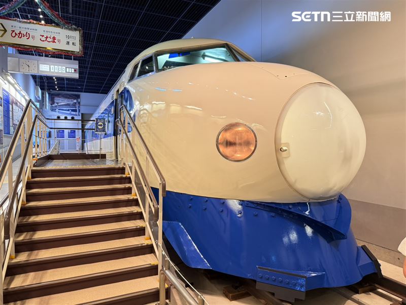 大宮鐵道博物館其他展示列車，此台為復刻日本第一台電車。（圖／記者李育道攝影）