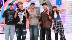 玖壹壹春風（左起）、羅志祥、洋蔥、健志、何美(圖／中天提供)