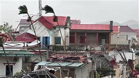 颱風博羅依29日登陸越南，帶來慘重災情，圖為清化省被吹毀的房屋。（圖／美聯社／達志影像）