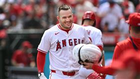 楚奧特（Mike Trout）本季最終戰開轟。（圖／美聯社／達志影像）