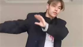 30歲街舞選手解曉東離世。（圖／翻攝自微博）