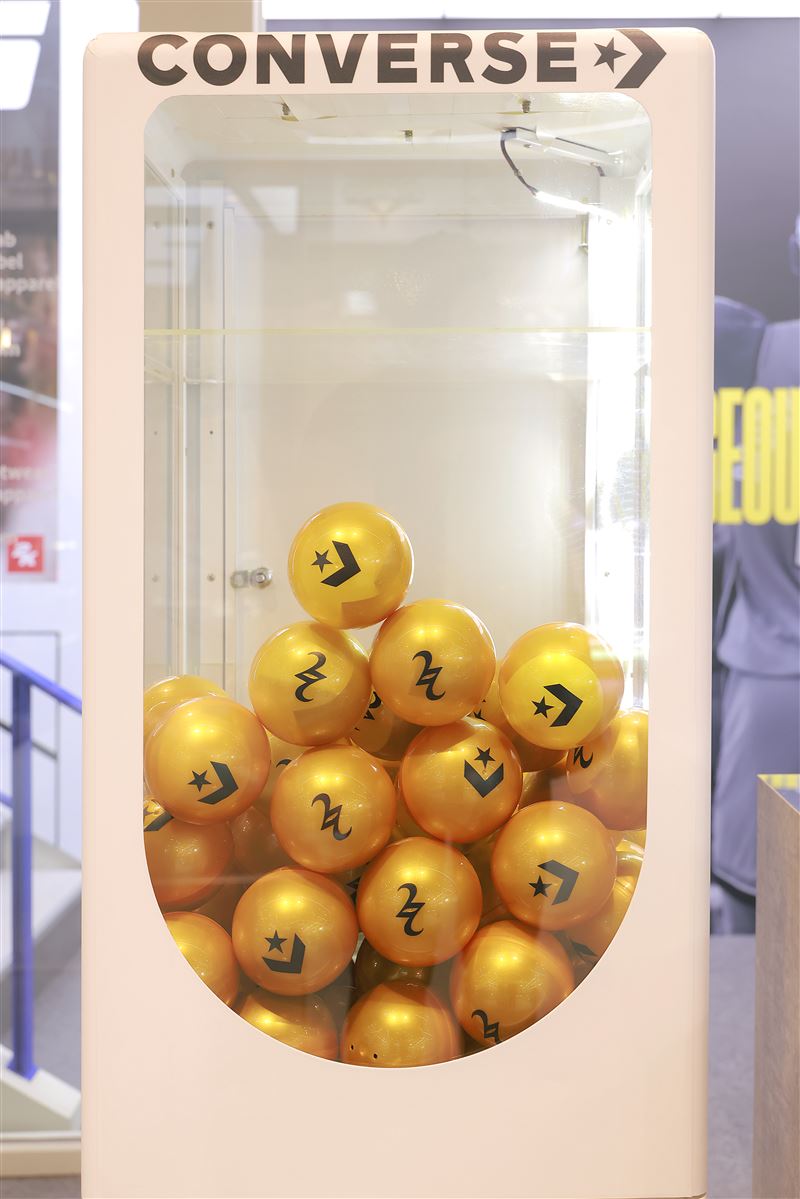 Converse推出打卡轉扭蛋期間限定活動。（圖／品牌業者提供）