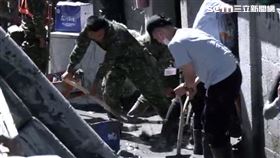 民眾湧入花蓮光復鄉幫忙救災 鏟子超人