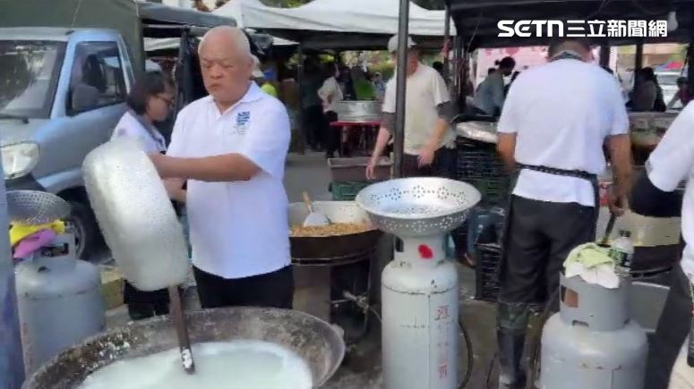 大批志工組成義煮團到花蓮賑災。（圖／資料照）