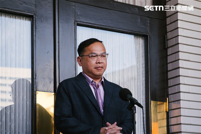 王義川表示，黃國昌應先回答他所提的5問，承諾狗仔、凱思國際等與他無關，如果與其有關、黃國昌事先知情，就該退出政壇。（圖／記者楊士誼攝影）