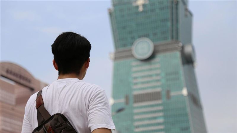 國家級鑽石地激情開售中!國產署信義區三興段地上權案,因應都市計畫「全街廓開發」規定,標的範圍被迫擴大至1.59公頃,權利金底價調升至新臺幣66.81億元!這塊地三面臨路、緊鄰101捷運站與公園,條件頂規完美。開標日已展延至115年1月19日,是業者進駐台北市區「最後一塊金磚」的極佳機會!(示意圖/PIXABAY)