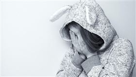 美汽車零件巨頭破產衝擊，永新-KY應收帳款近5億恐踩雷，股價今跳空跌停委賣近2000張，投資人欲哭無淚。（示意圖／PIXABAY） 