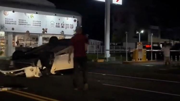 台南市消防局,台南,轎車,監視器,新營（圖／翻攝社會事新聞影音）