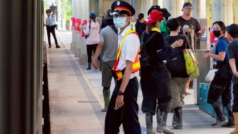 持續加開列車　台鐵：讓愛與希望接力飛行