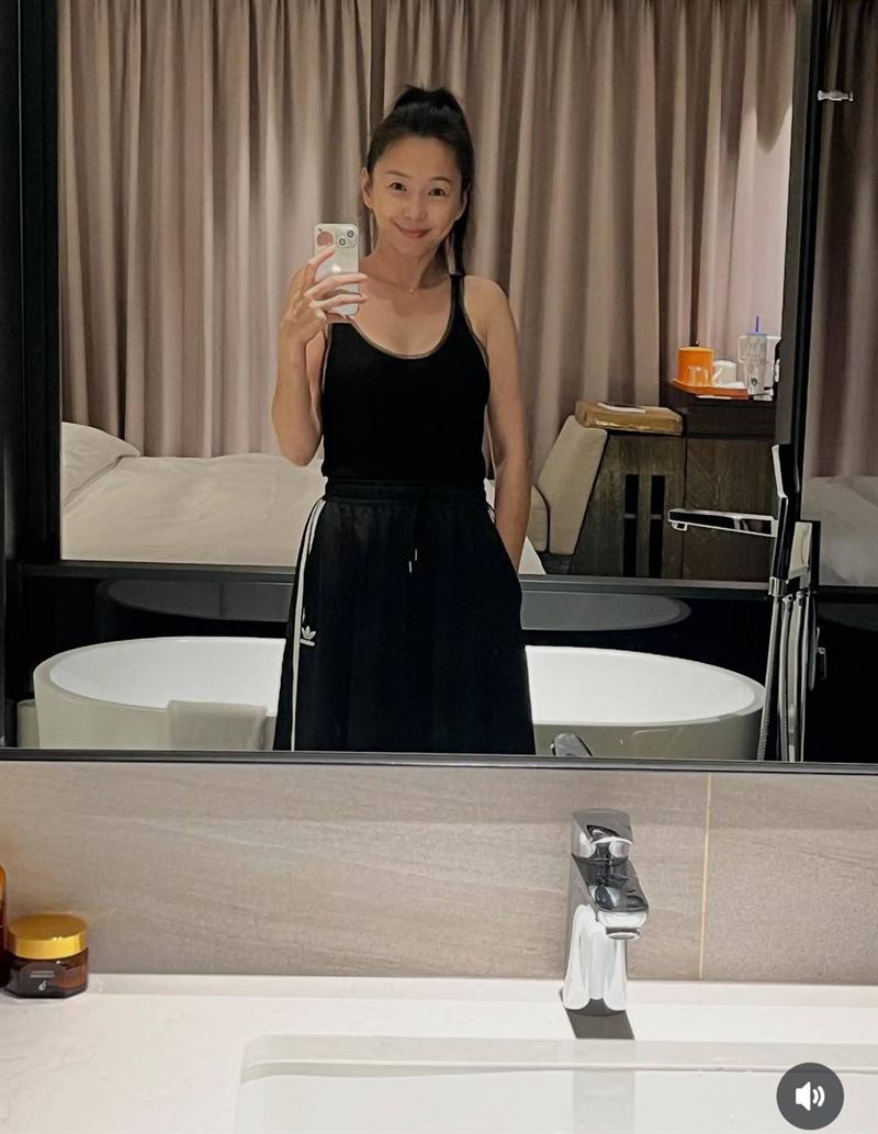 六月釋出零修圖照。（圖／翻攝自六月IG）