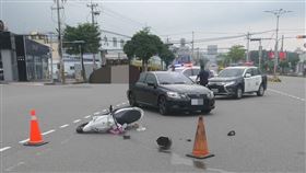 連假收假上學！台中媽媽載6歲女兒遭撞「雙雙噴飛」　母顱內出血急送醫