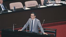 羅智強又問，薛香川因風災時聚餐被逼辭官，當時蔡英文痛批「氣到想砸電視」，卓會否有相同想法？卓榮泰回擊「我會把電視送到災區去」。（圖／記者楊士誼攝影）