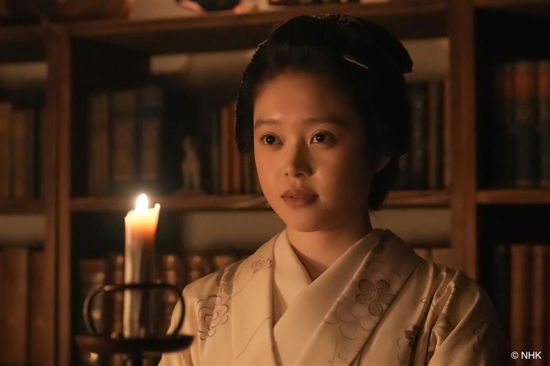 《怪談作家之妻》主演高石明里今年人氣飆升，有望透過晨間劇讓知名度更上一層樓。（圖／擷取自NHK）