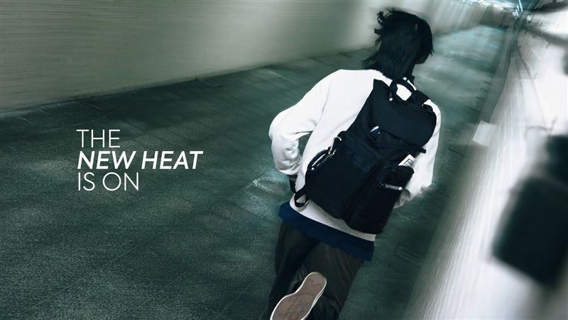 NEW HEAT後背包深藍。（圖／品牌業者提供）