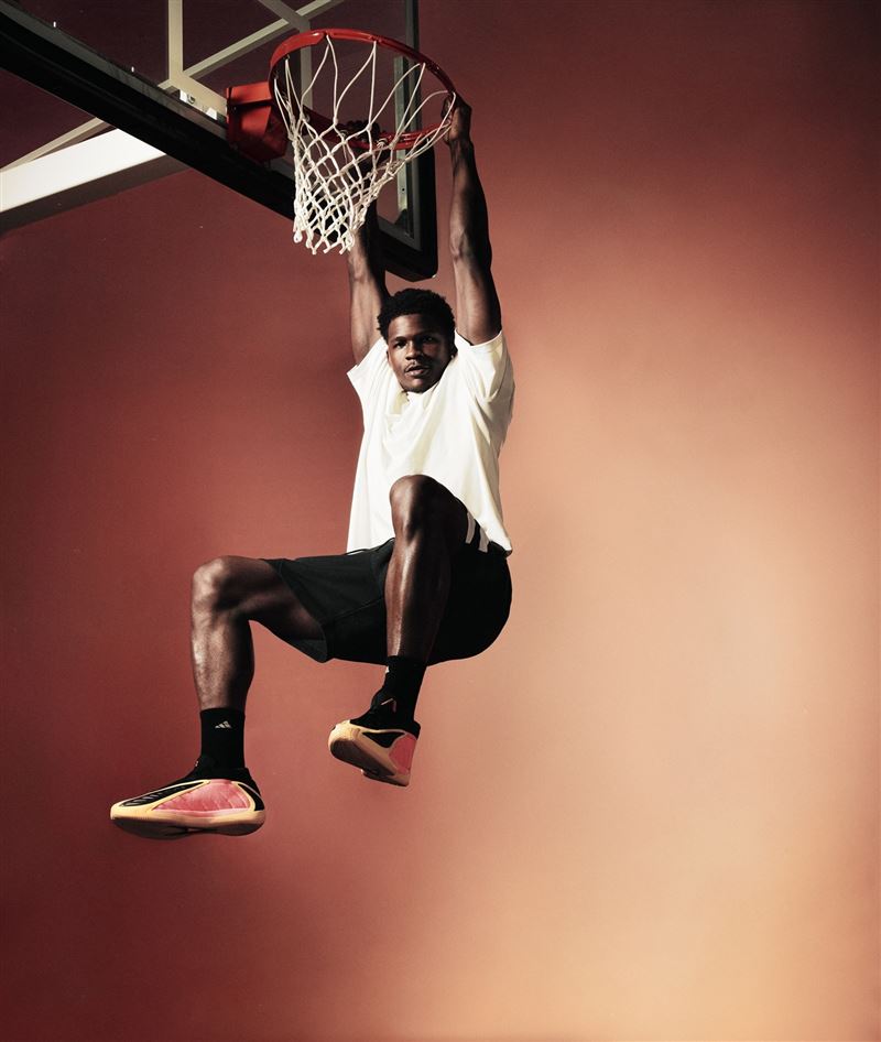 Anthony Edwards 2「WITH LOVE守護之光」。（圖／品牌業者提供）