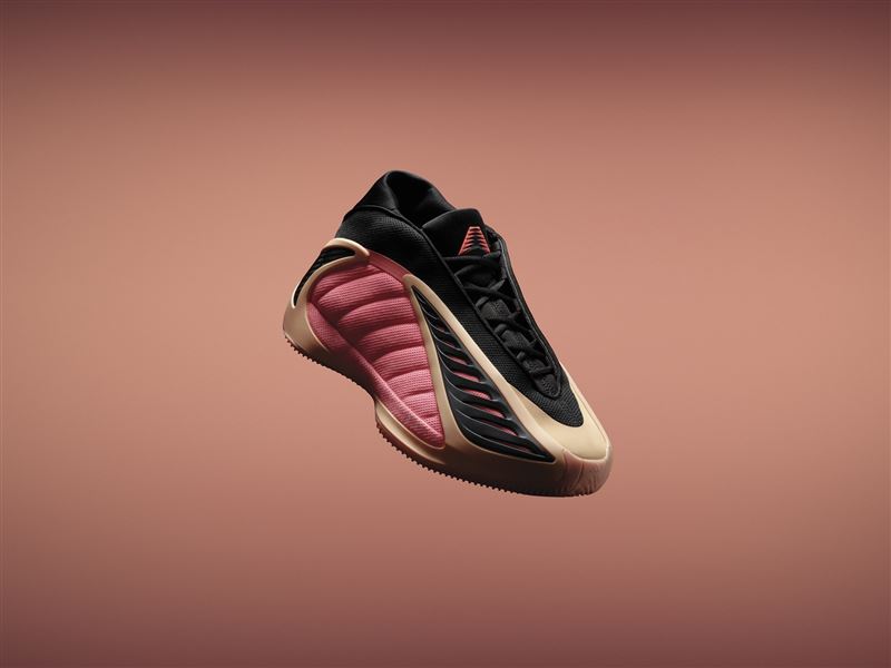 Anthony Edwards 2「WITH LOVE守護之光」配色將於10月4日adidas全台指定門市及官方購物網站發售。（圖／品牌業者提供）