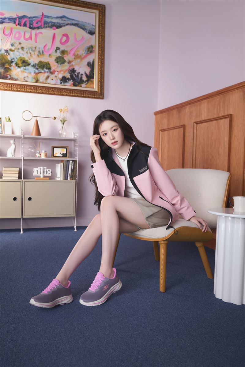 舒華演繹SKECHERS GO WALK 8機能x風格兼具的舒適健走新風潮。（圖／品牌業者提供）