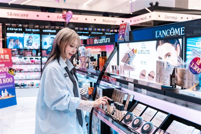 PONY表示，複合店不僅能一次購齊所有品項，也讓她這種性格偏內向的人能自在挑選，是她心目中最方便、最安心的購物選擇。（圖／品牌業者提供）