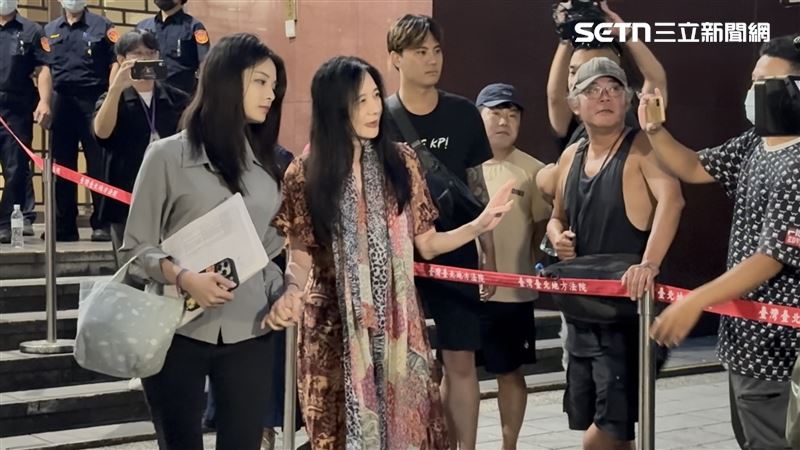 柯文哲案應曉薇出庭「只是幫忙轉交陳情」