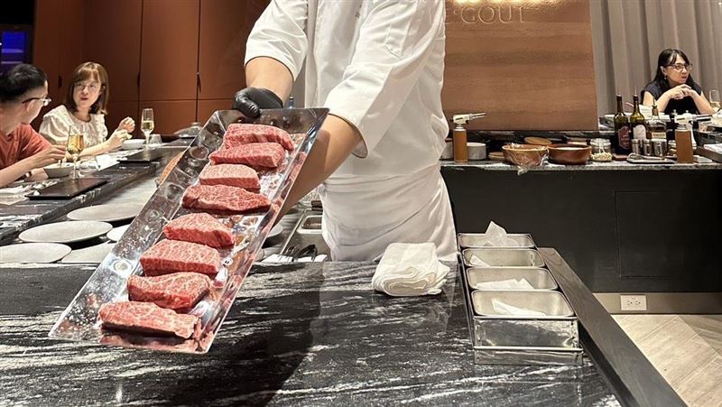 法式鐵板燒天花板「樂葵」插旗竹北享平方