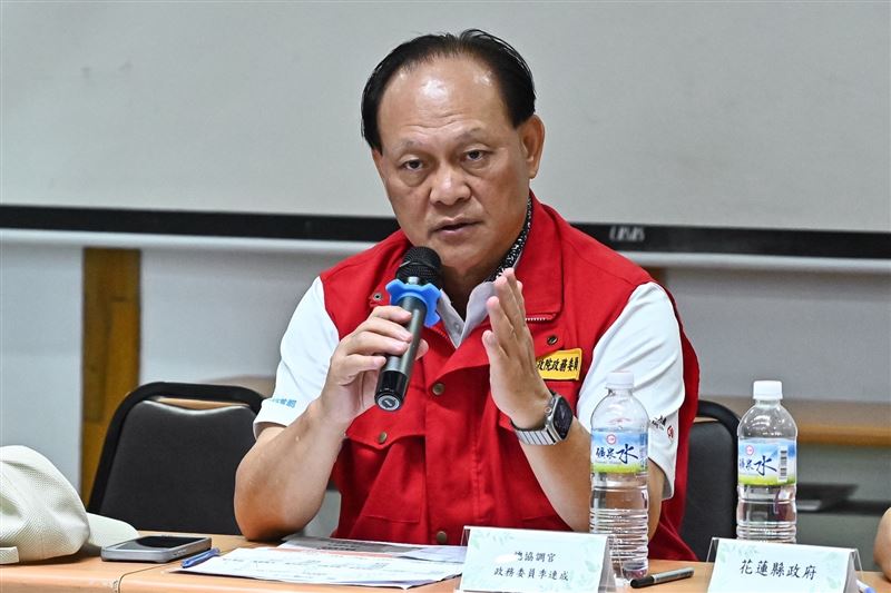 中央災害應變中心前進協調所今（30）日召開馬太鞍溪堰塞湖花蓮前進協調所交接會議，政委季連成接總協調官。（圖／行政院提供）