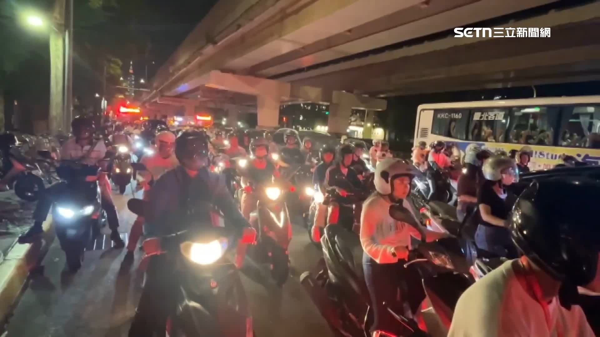 台北公館圓環走入歷史，民怨四起，上下班都塞