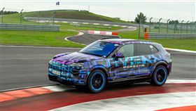 保時捷Cayenne Electric偽裝測試車。（圖／翻攝PORSCHE網站）