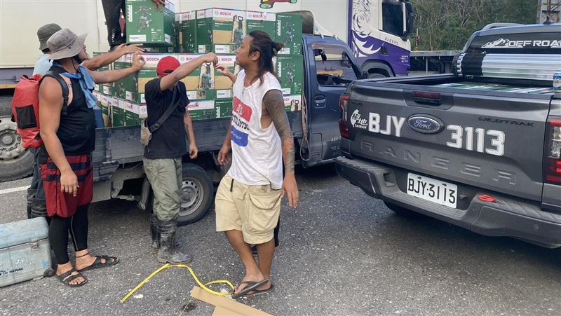 杜詩梅淚謝32藝人　哭曝LuLu漢典半夜匯款