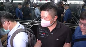 顏寬恒今天被問到105碼頭還有祖墳的事傳出都是黃國昌起的頭還提供線索，他並未正面回應。（圖／翻攝畫面）