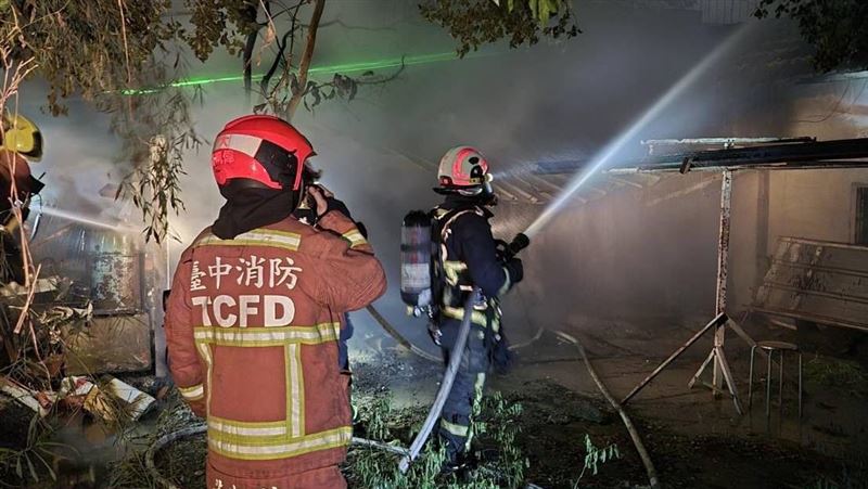 台中三合院深夜惡火!叔姪熟睡險遭火吞沒