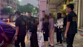 宜蘭檢警日前在礁溪某旅館救出11名外籍女子，追查出陳姓女主嫌勾結人力仲介，誘騙越南籍女子來台後，以扣留護照、通報失聯等手法控制被害女子，再強迫下海賣淫