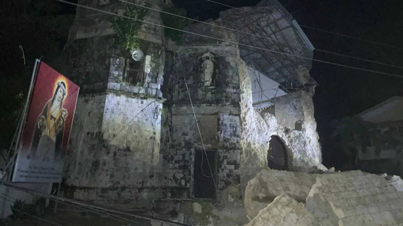 百年聖殿因強震倒塌。（圖／翻攝自X平台 @geotechwar）