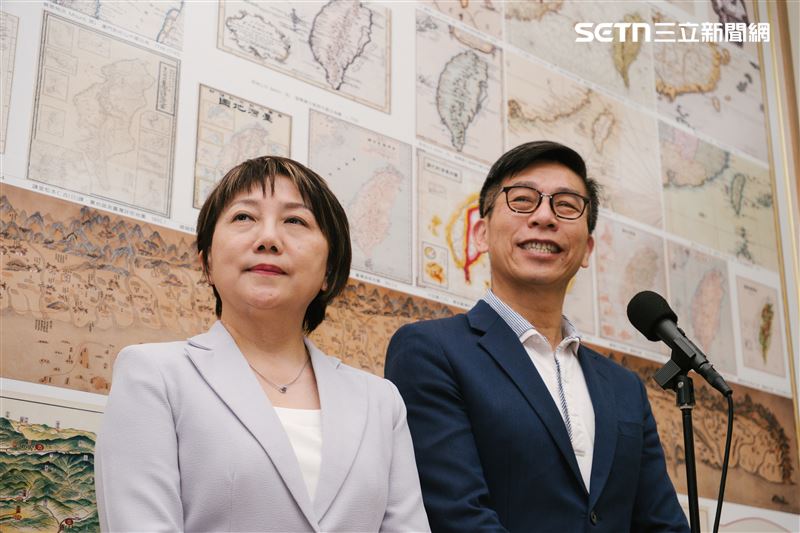 鍾佳濱諷刺，藍白組「挺國昌偷拍聯盟」，會「會運昌隆」。（圖／記者楊士誼攝影）