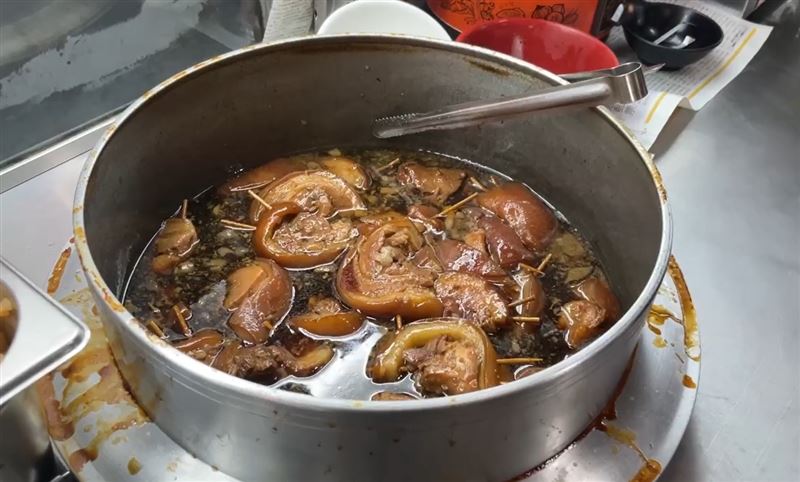 彰化阿泉爌肉飯，10/1起漲價5元。(圖／翻攝畫面)