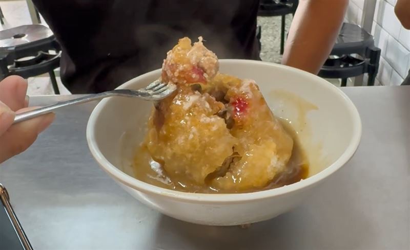 阿三肉圓業者表示，近來原物料漲幅已超過30%，為維持品質只能調漲。(圖／翻攝畫面)