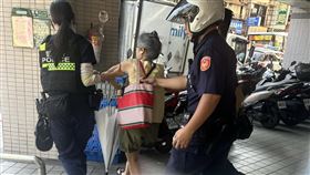 中研院,大同區,台北,北捷,婦人,爭議,捷運,拘役,白髮嬤,現行犯,竊盜（圖／翻攝畫面）