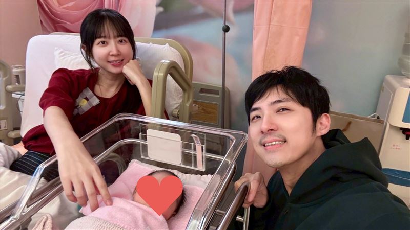 洪詩與李運慶二寶「那那」誕生。（圖／翻攝自洪詩臉書）