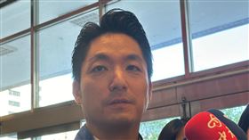 新壽盼直接移轉地上權予輝達　蔣萬安重申2方案輝達台灣總部興建因用地取得問題卡關。新光人壽表達欲直接將北士科T17、T18基地地上權移轉給輝達；台北市長蔣萬安1日受訪表示，市府已經很清楚表達，一切都要依照合約規定來進行，並重申2方案，新壽蓋完後移轉或與市府合議解約。中央社記者陳昱婷攝　114年10月1日