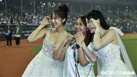 Wing Stars韓籍成員安芝儇、Mingo和桂田文創總經理謝汶芳合影（圖／記者劉彥池攝影）