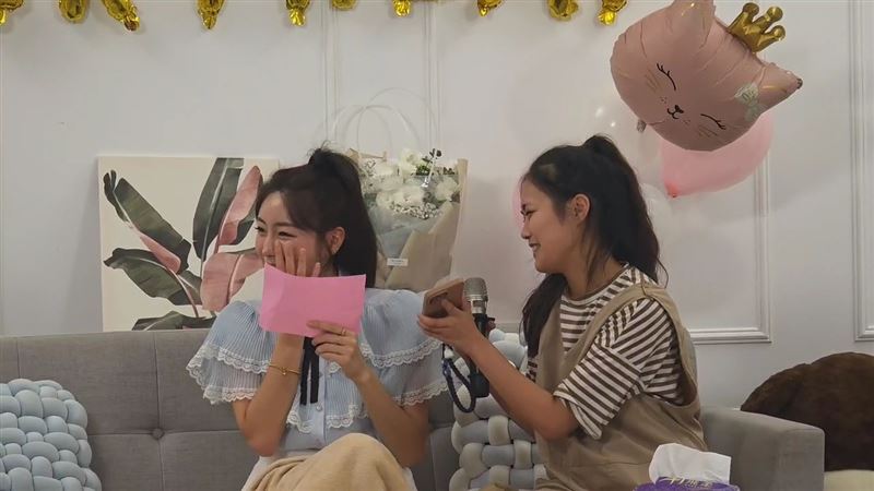 Wing Stars韓籍成員安芝儇直播連線桂田文創總經理謝汶芳。（圖／2S提供）