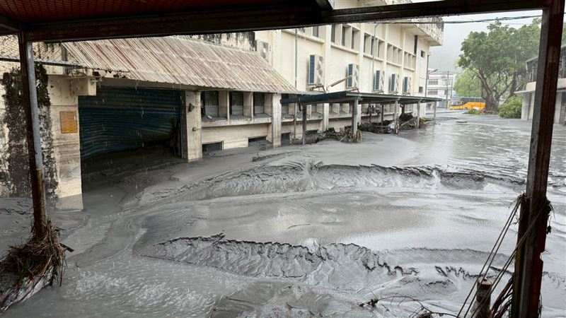 光復國中受災嚴重，持續搶修中。（圖／翻攝畫面）