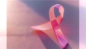 「粉紅月」遠離乳癌威脅，篩檢預防一次看（圖／醫健新聞網提供）